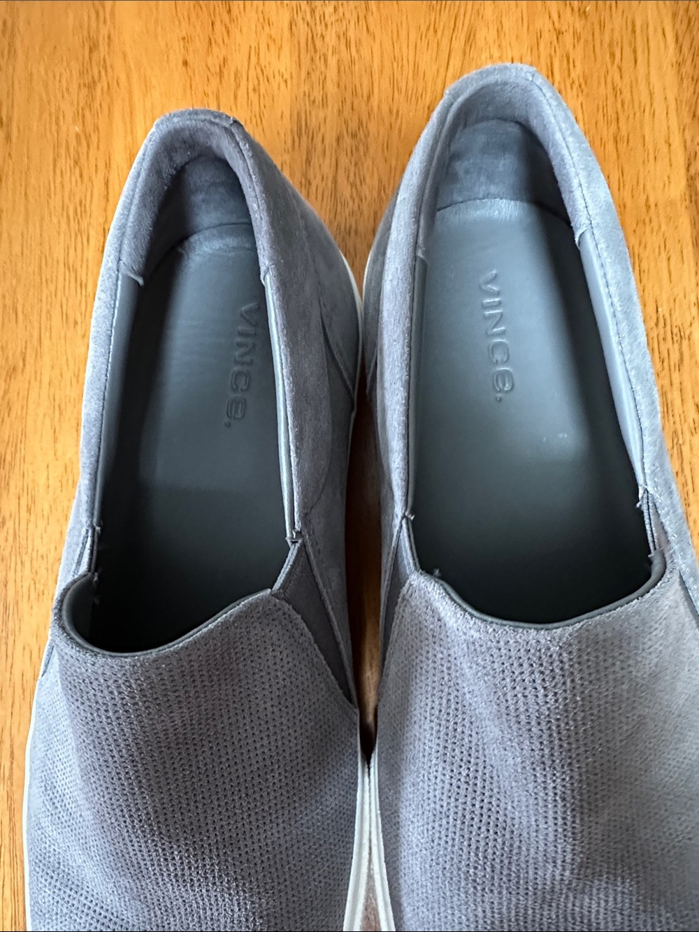 Vince Men’s gray  suede slip on sneakers size 8.5. - Picture 5 of 7